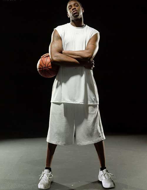 伦敦杀手！格纳布里3次欧冠客战伦敦球队斩7球1助攻（格纳布里欧冠客战伦敦队3场轰7球1助，堪称伦敦克星）