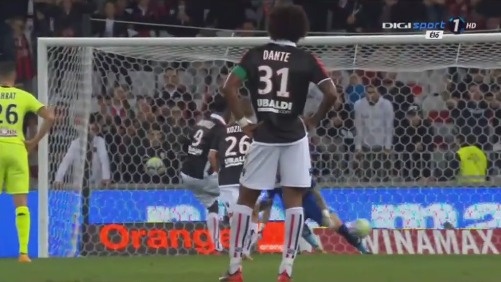 川崎前锋官方：效力10年的40岁韩国前国门郑成龙将自由身离队（川崎前锋官宣：40岁韩国前国门郑成龙十年效力后将以自由身离队）