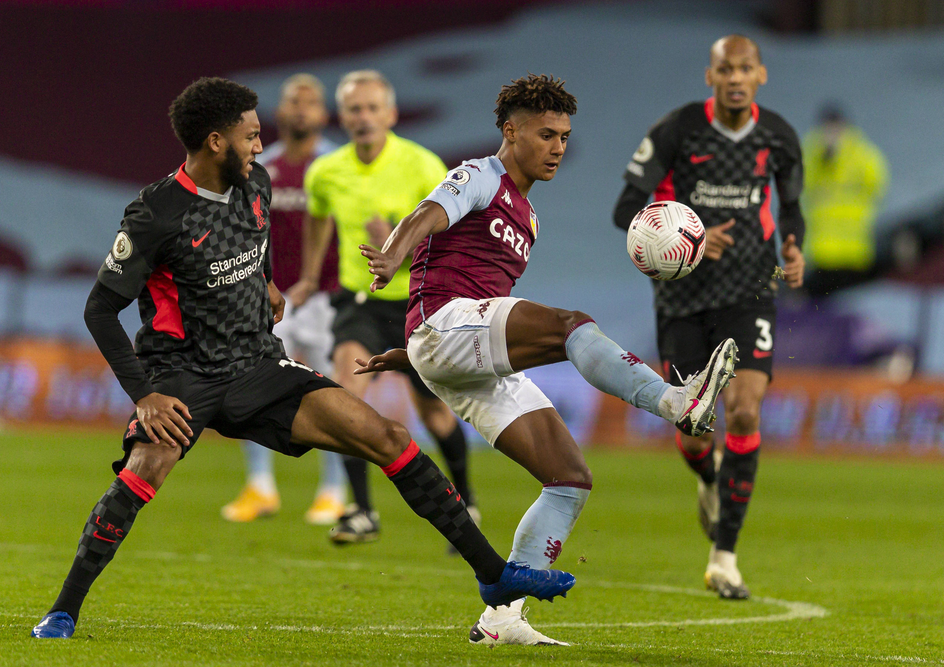 唇语专家揭秘勇士将帅争吵！追梦情绪失控怒喷科尔：法克鱿（唇读揭秘勇士将帅冲突：追梦失控怒怼科尔）