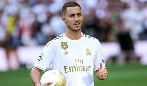 赵睿首秀半场3中3贡献8分2助，周琦3中3拿6分3帽（赵睿迎首秀半场3投全中砍8分2助攻，周琦同样3投全中收6分3次封盖）