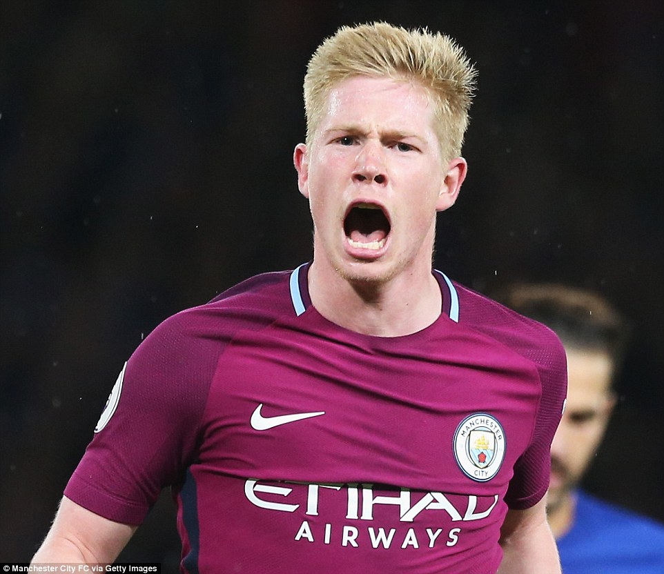 他刚在踢上港的比赛爆发，就被老东家解约离队，球迷建议来中超（刚在对阵上港一战爆发，却被老东家解约离队，球迷呼吁转投中超）